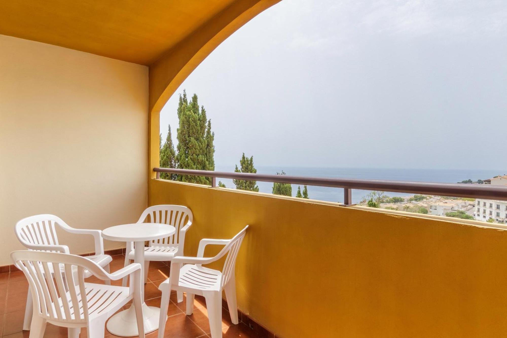 Apartamentos Best Alcazar La Herradura  Bagian luar foto