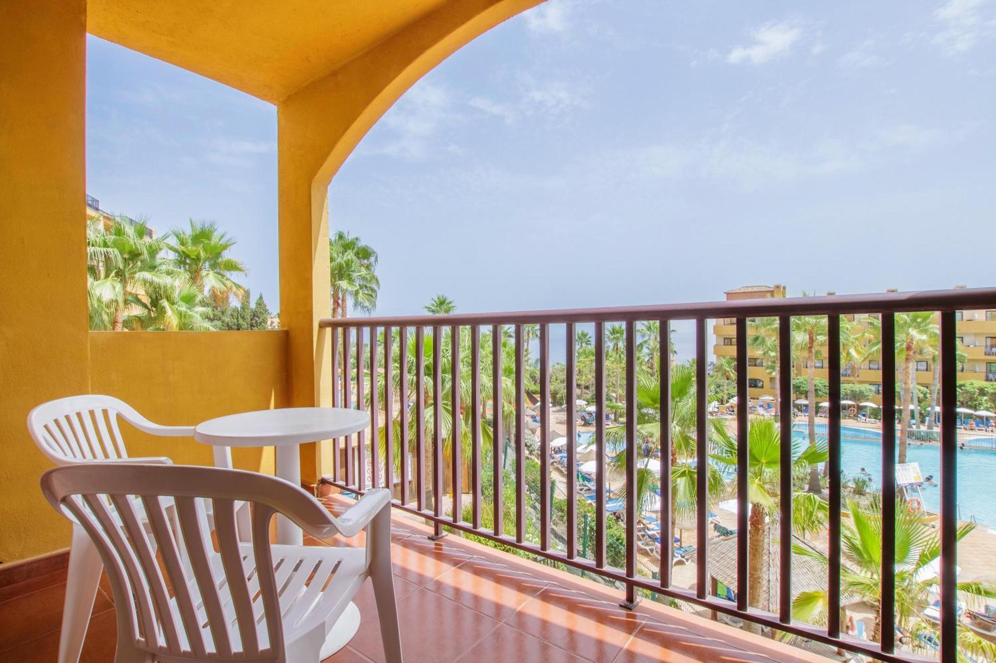 Apartamentos Best Alcazar La Herradura  Bagian luar foto
