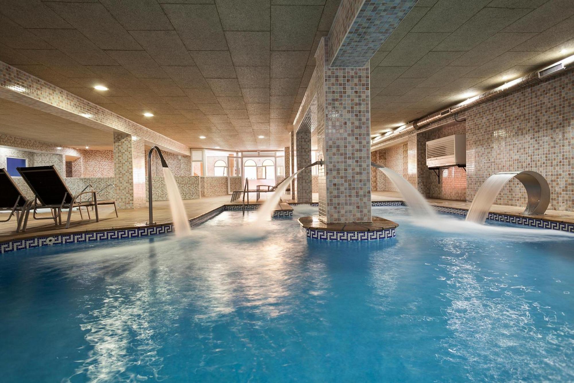 Apartamentos Best Alcazar La Herradura  Bagian luar foto