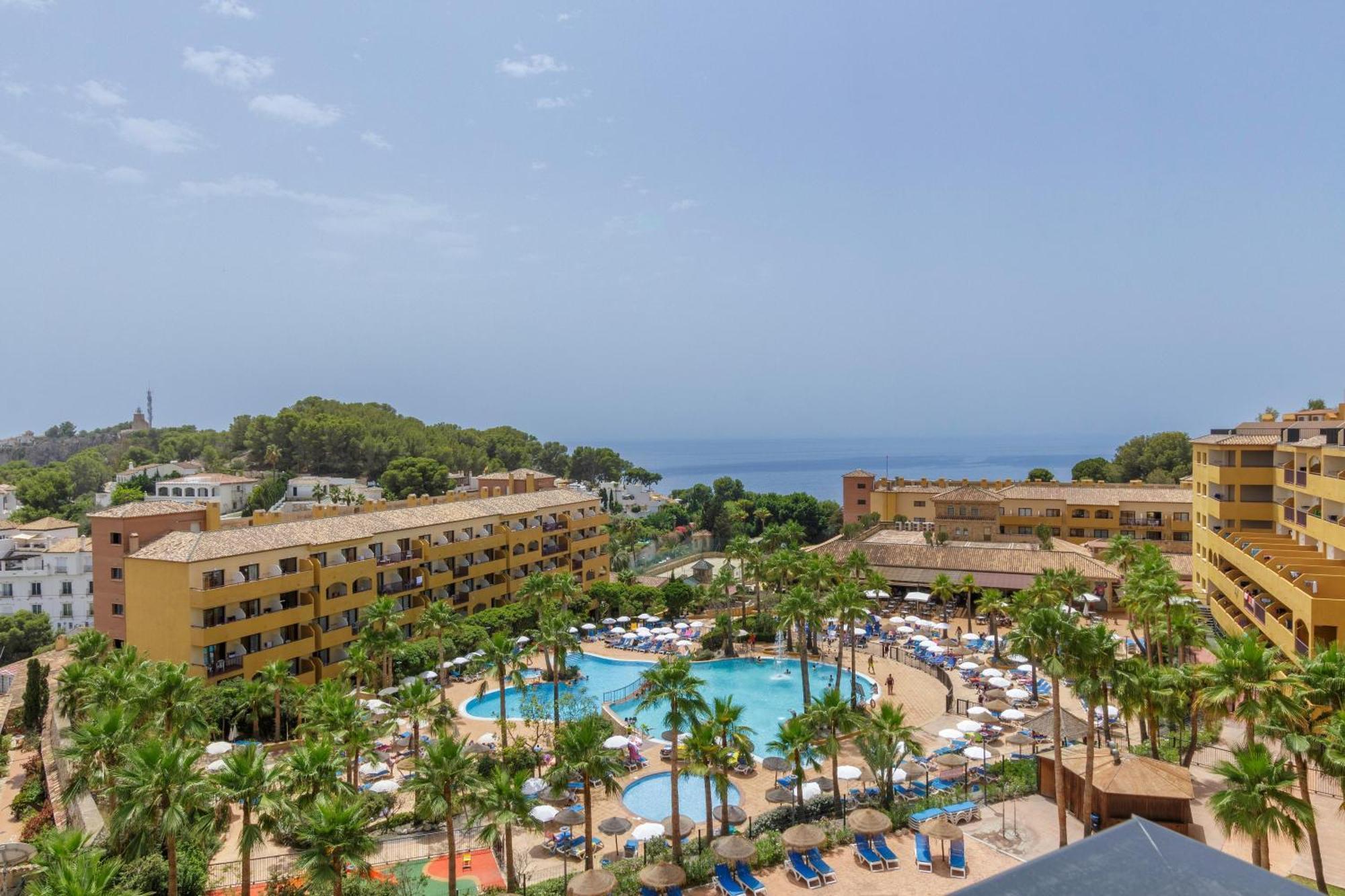 Apartamentos Best Alcazar La Herradura  Bagian luar foto