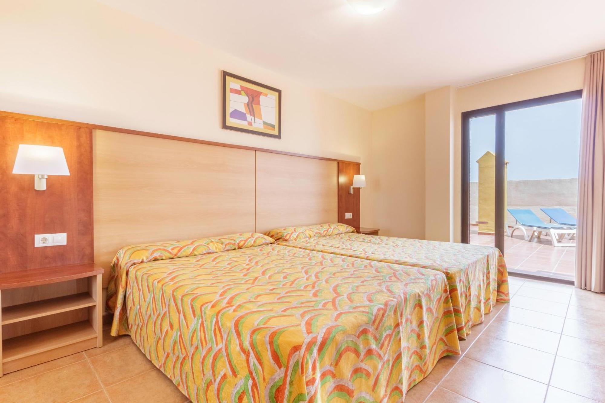 Apartamentos Best Alcazar La Herradura  Bagian luar foto