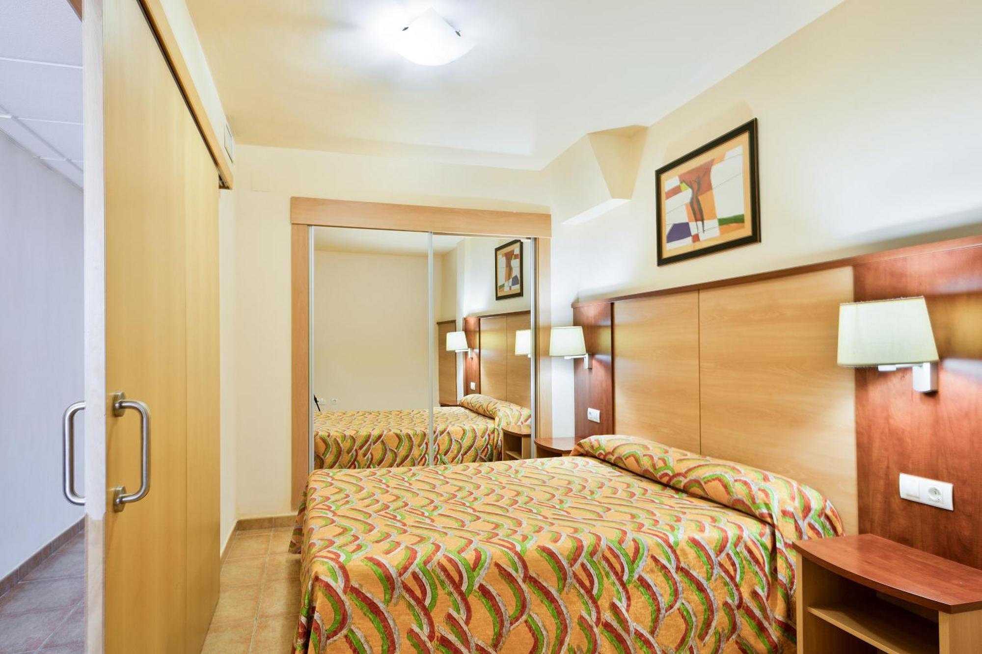 Apartamentos Best Alcazar La Herradura  Bagian luar foto