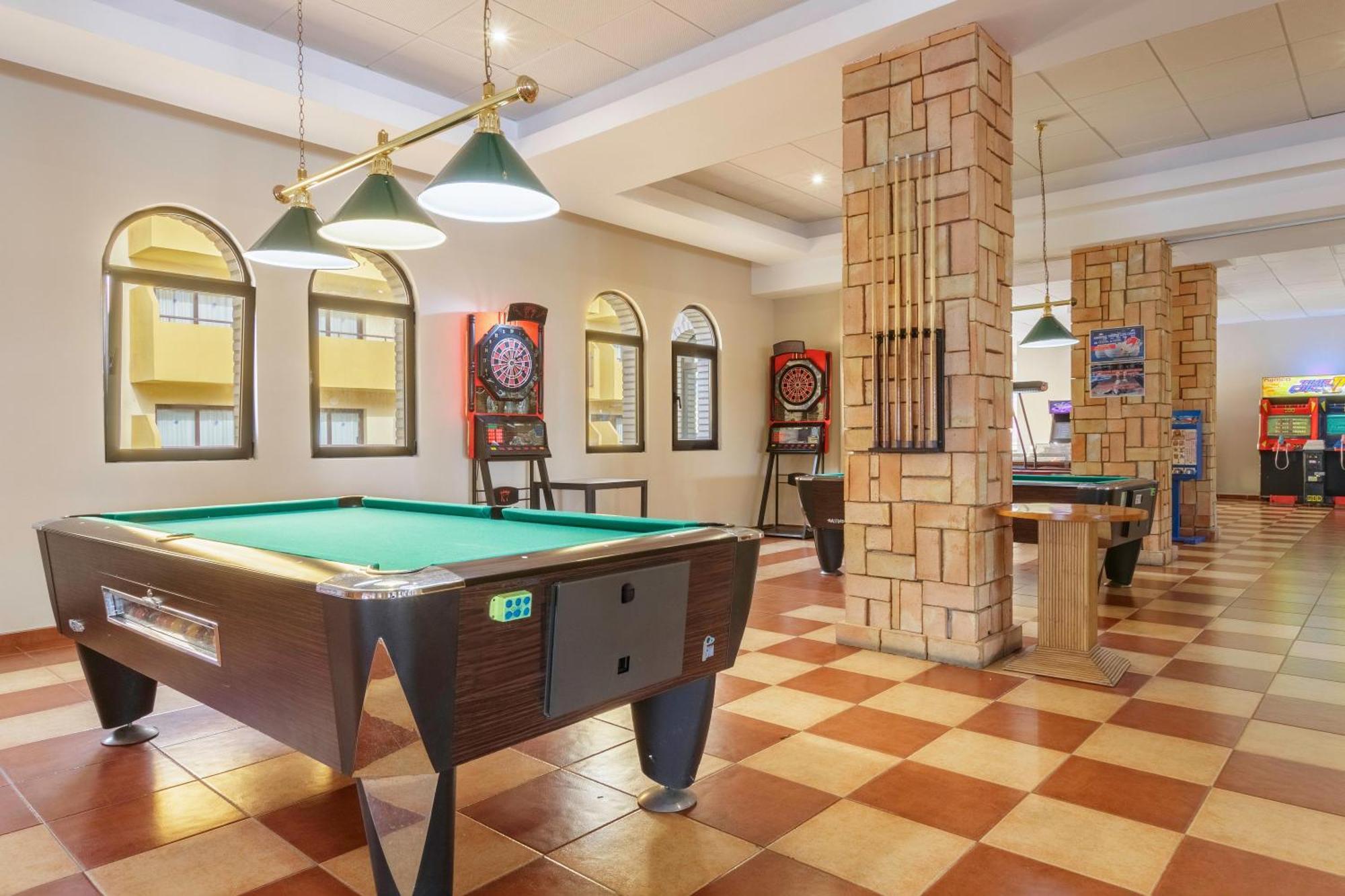 Apartamentos Best Alcazar La Herradura  Bagian luar foto